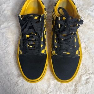 Vans Old Skool Sneakers – Unisex Size Women’s 9 / Men’s 7.5